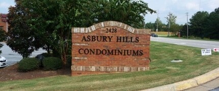 Building Photo - 2428 E University Dr