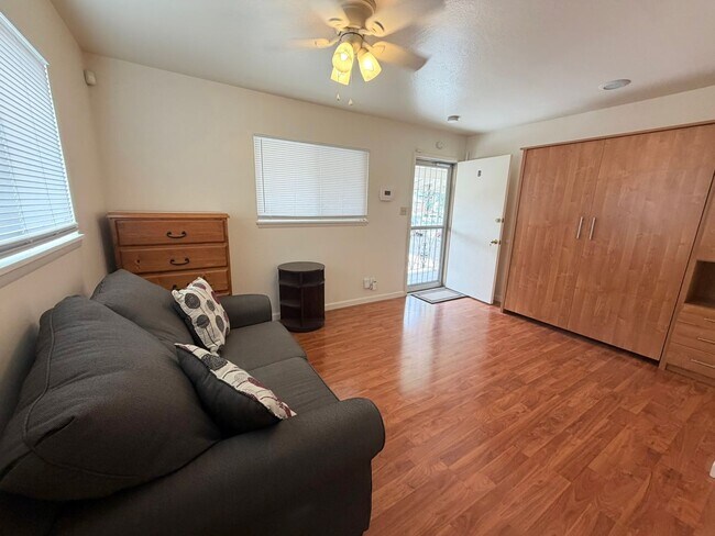 Foto del edificio - Furnished Studio Apartment in Midtown