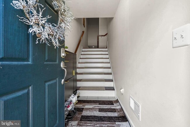 Foto del edificio - 9016 Endicott Pl