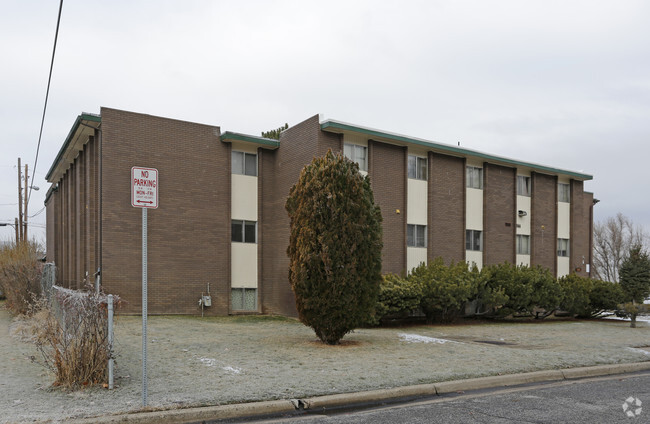 Foto del edificio - Evergreen Apartments