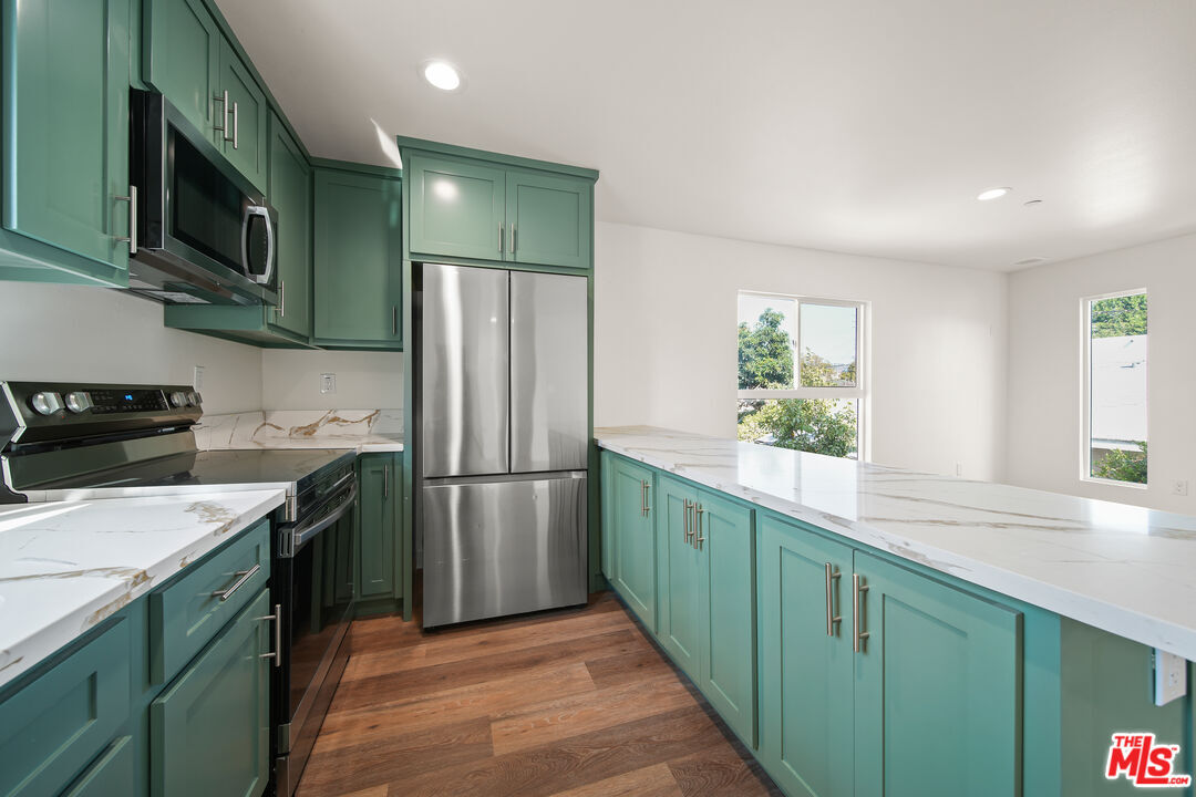 Primary Photo - 1055 Wilton Pl