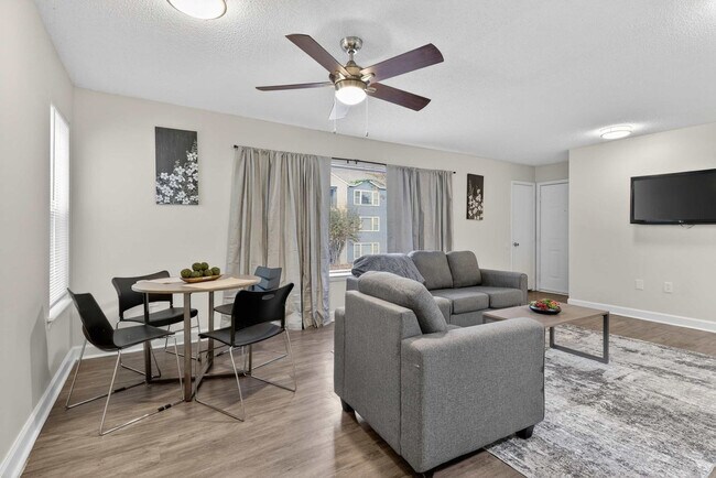 Foto del edificio - 800 Alexander Rd