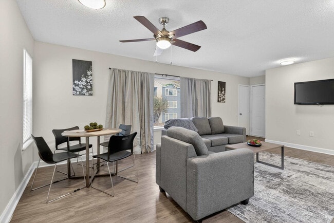 Building Photo - 800 Alexander Rd