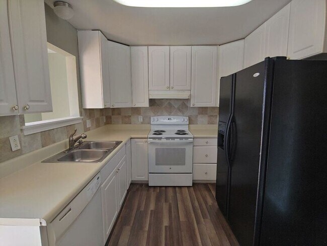 Foto del edificio - 542 Loop Rd