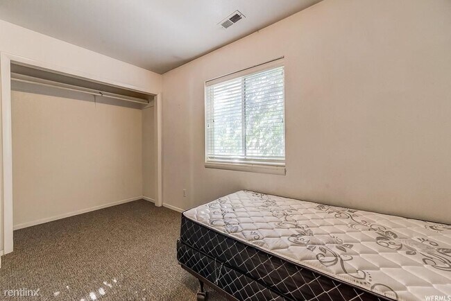 Foto del edificio - 3 br, 2 bath 4plex - 65 East 100 North 59