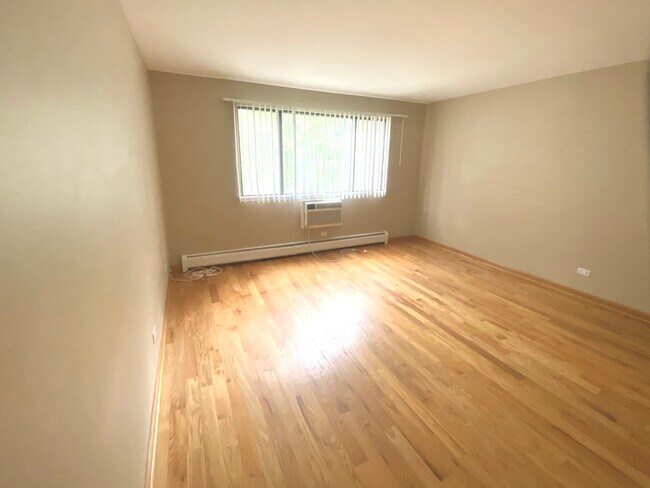 Foto del edificio - 5306 N Cumberland Ave