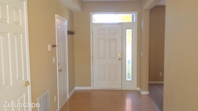 Building Photo - 7115 Rolling Hills Dr