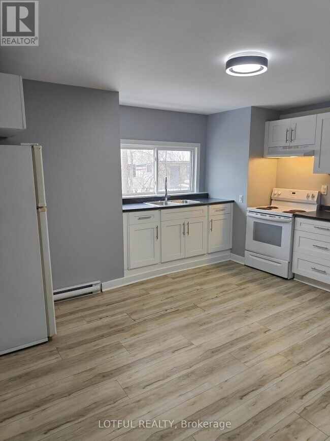 Photo du bâtiment - 17 Main St W