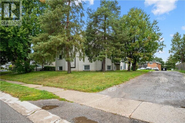 Photo du bâtiment - 705 Glen Forrest Blvd