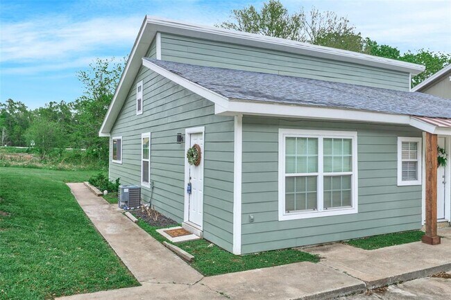 Building Photo - 31 Harbour Row Dr