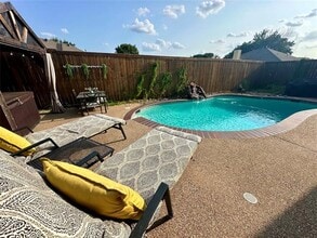 Building Photo - 198 Radecke Rd Building Photo - 198 Radecke Rd