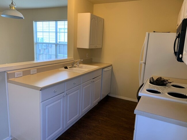 Building Photo - For Lease | Pratville | Available Now!