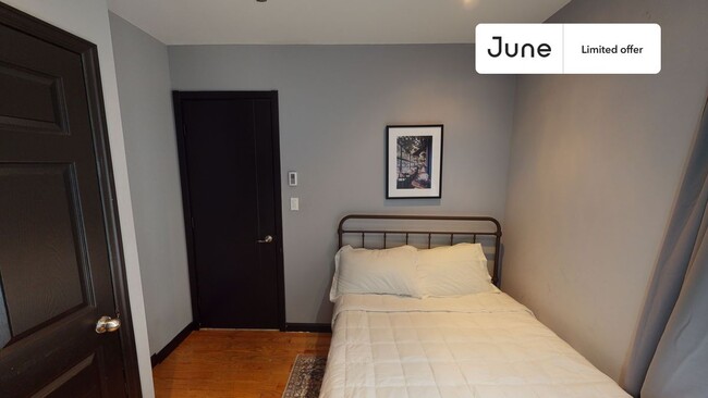 Foto del edificio - Private bedroom in 4 bed/1 bath Home