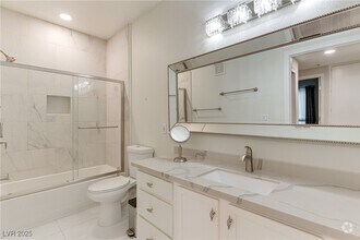 Building Photo - 2291 W Horizon Ridge Pkwy