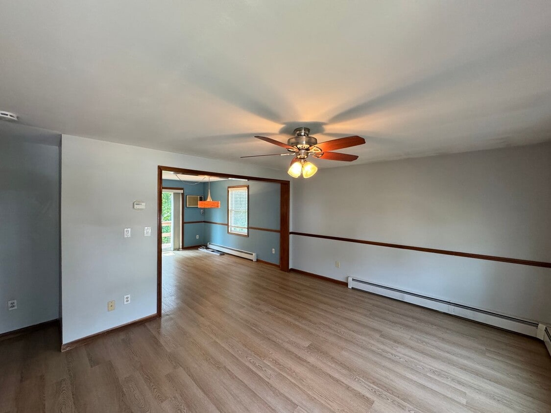 Woburn Townhouse| 2 Bed 1.5 Bath| Availabl... - Woburn Townhouse| 2 Bed 1.5 Bath| Availabl...