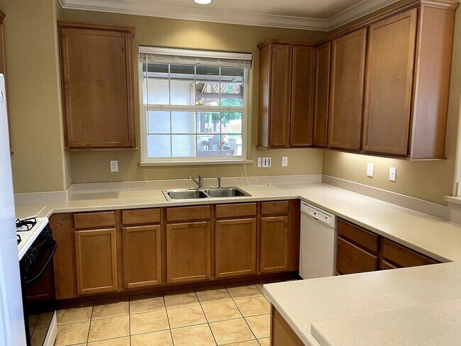 Foto del edificio - Charming 3 Bed / 3 Bath Craftsman Home in ...