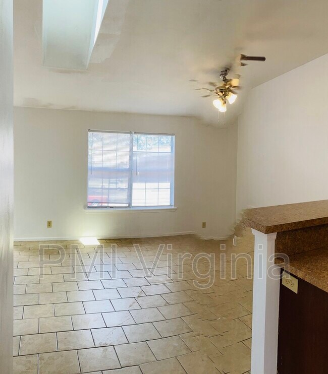 Building Photo - 3607 Clover Meadow Dr