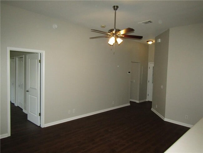Building Photo - 4904 Gnarled Oak Cove