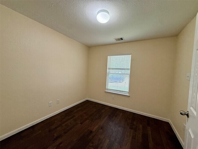 Foto del edificio - 15906 Arapaho Bend Ln