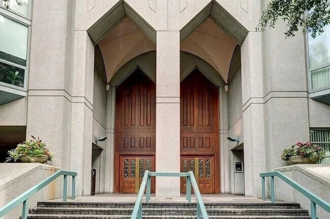 Foto del edificio - 2870 Pharr Ct S Northwest