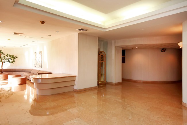 Lobby - 200 Winston Dr