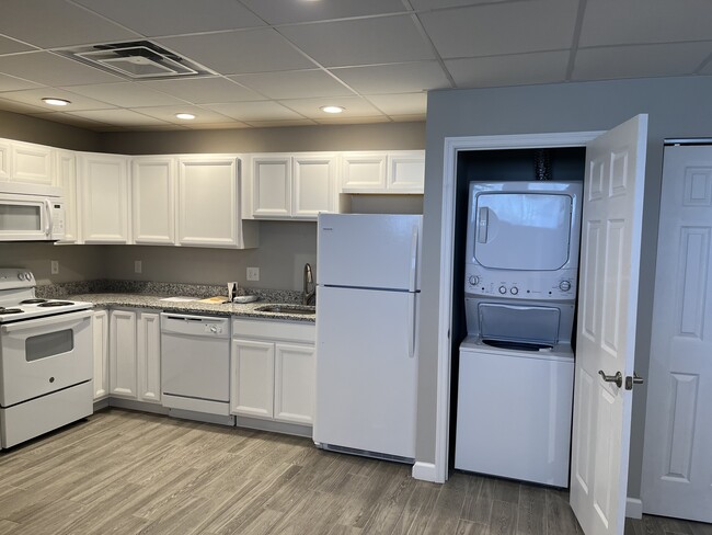 Foto del edificio - 5843 Harrison Ave