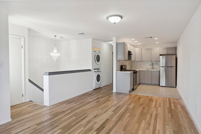 Foto del edificio - 5103 Liberty Ave