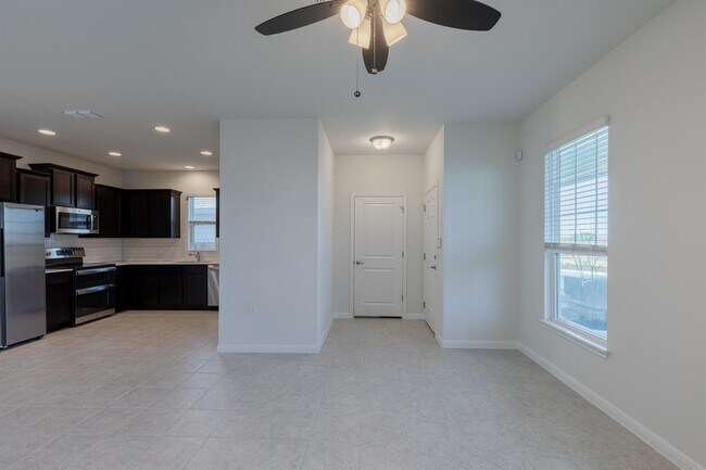 Building Photo - 9511 Grapevine Leaf Dr