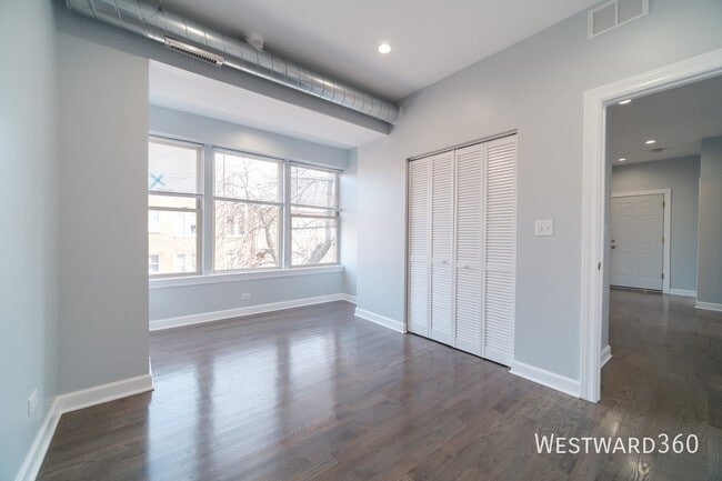 Building Photo - 4658 N Albany Ave