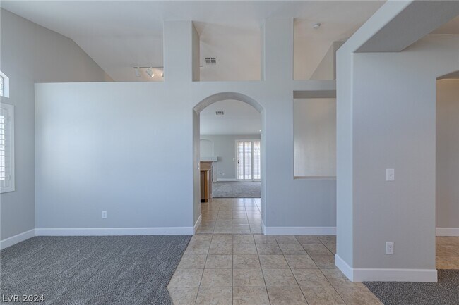 Building Photo - 113 Vista Del Lago St