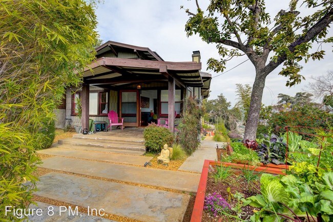 Foto del edificio - 3 br, 1 bath House - 1535 Curran St