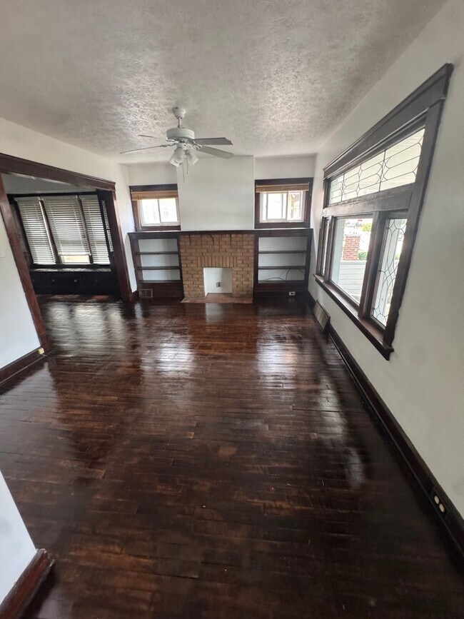 Foto del edificio - 2217 W 105th St