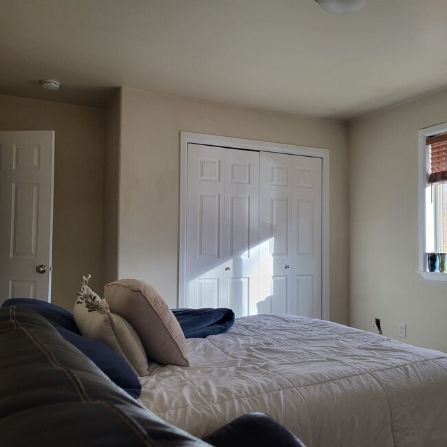 Building Photo - 3216 Warbler Way