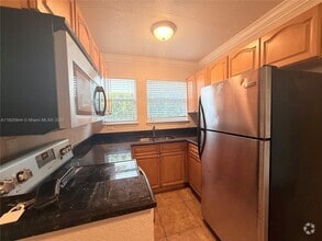 Building Photo - 865 W 39th St