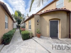 Building Photo - 56 Alevera