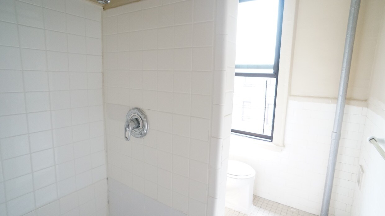 Building Photo - 2676 Grand Concourse
