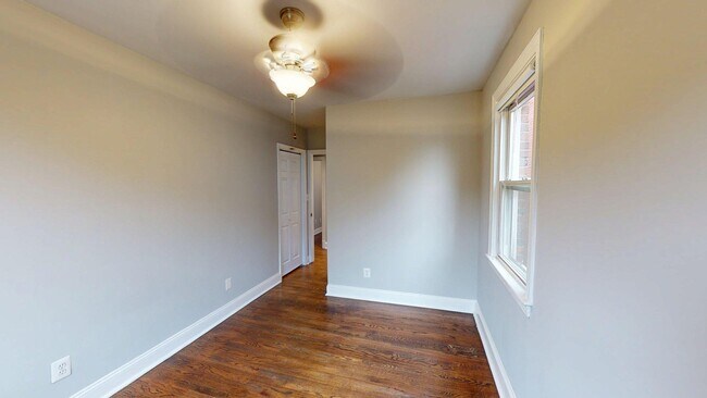 Foto del edificio - 321 Adams St NE