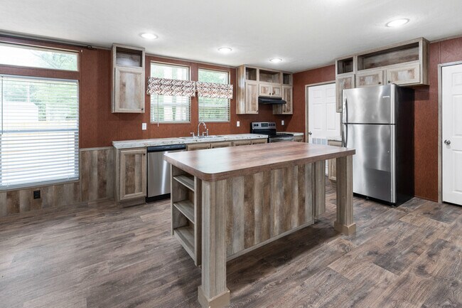 Building Photo - 204 Wildflower Drive