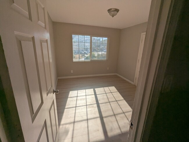 Building Photo - 706 Appian Way