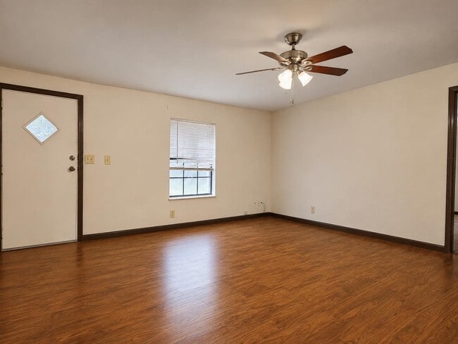 Building Photo - 603 Lobo Loop
