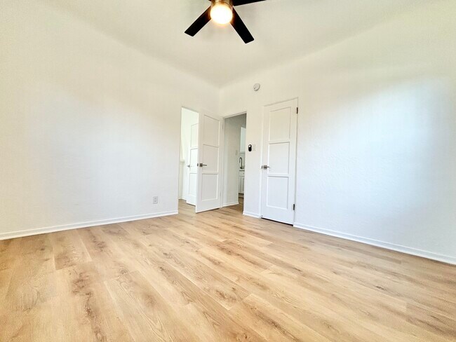 Foto del edificio - 1812 W 36th St