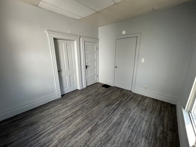 Building Photo - 505 Sheridan St