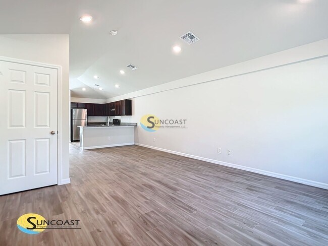 Foto del edificio - 10484 Pendleton Ave