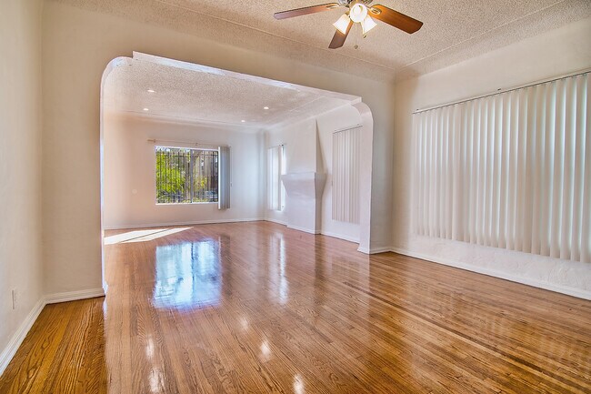 Foto del edificio - 1461 S Bedford St
