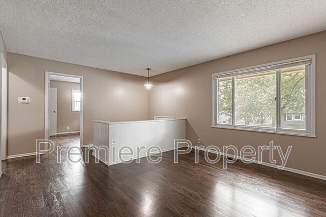 Building Photo - 9608 Ditman Way