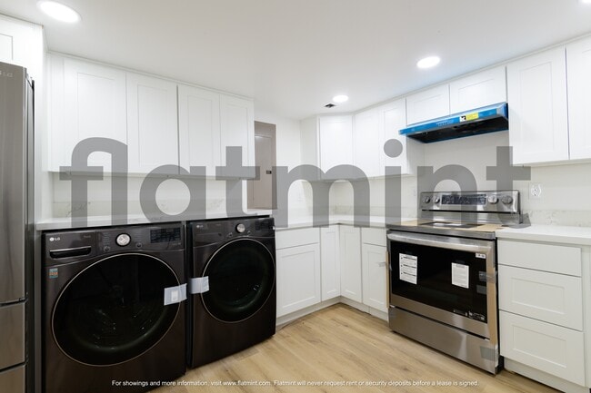 Building Photo - 4646 S Willow St