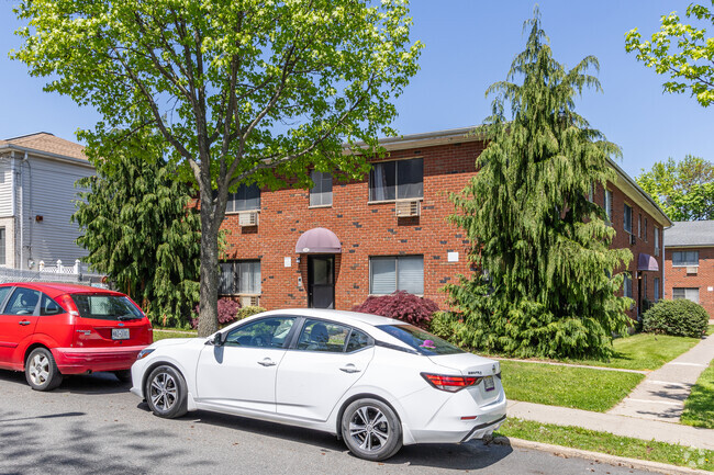 Alternate view. - Bridgeview Garden Apartments
