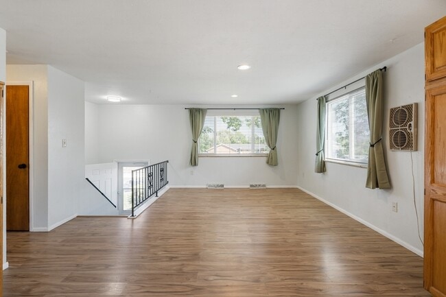Building Photo - 415 S Kipling St