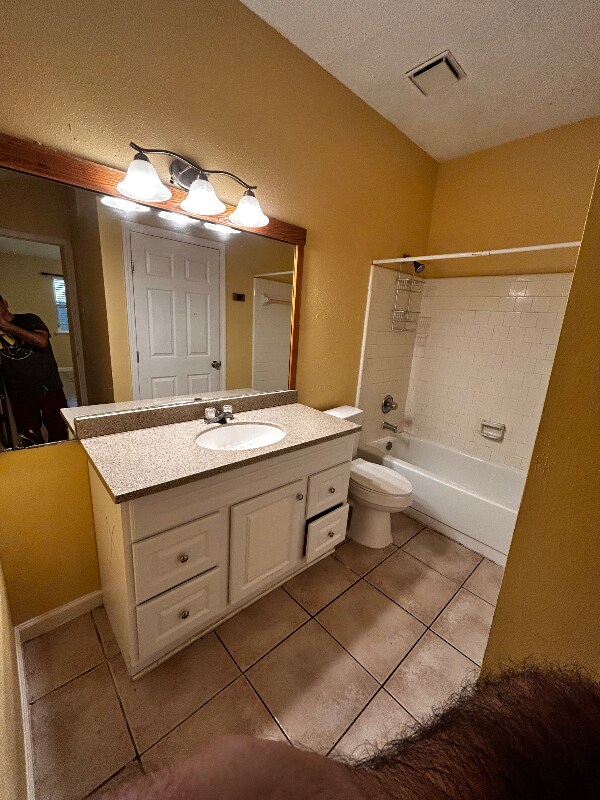 Building Photo - 1619 Bugle Run Dr