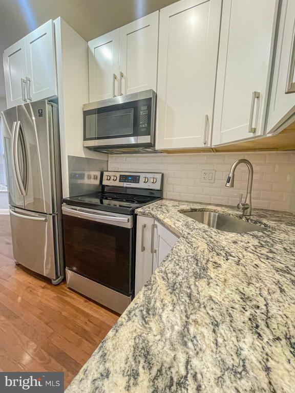 Foto del edificio - 4133 W Girard Ave